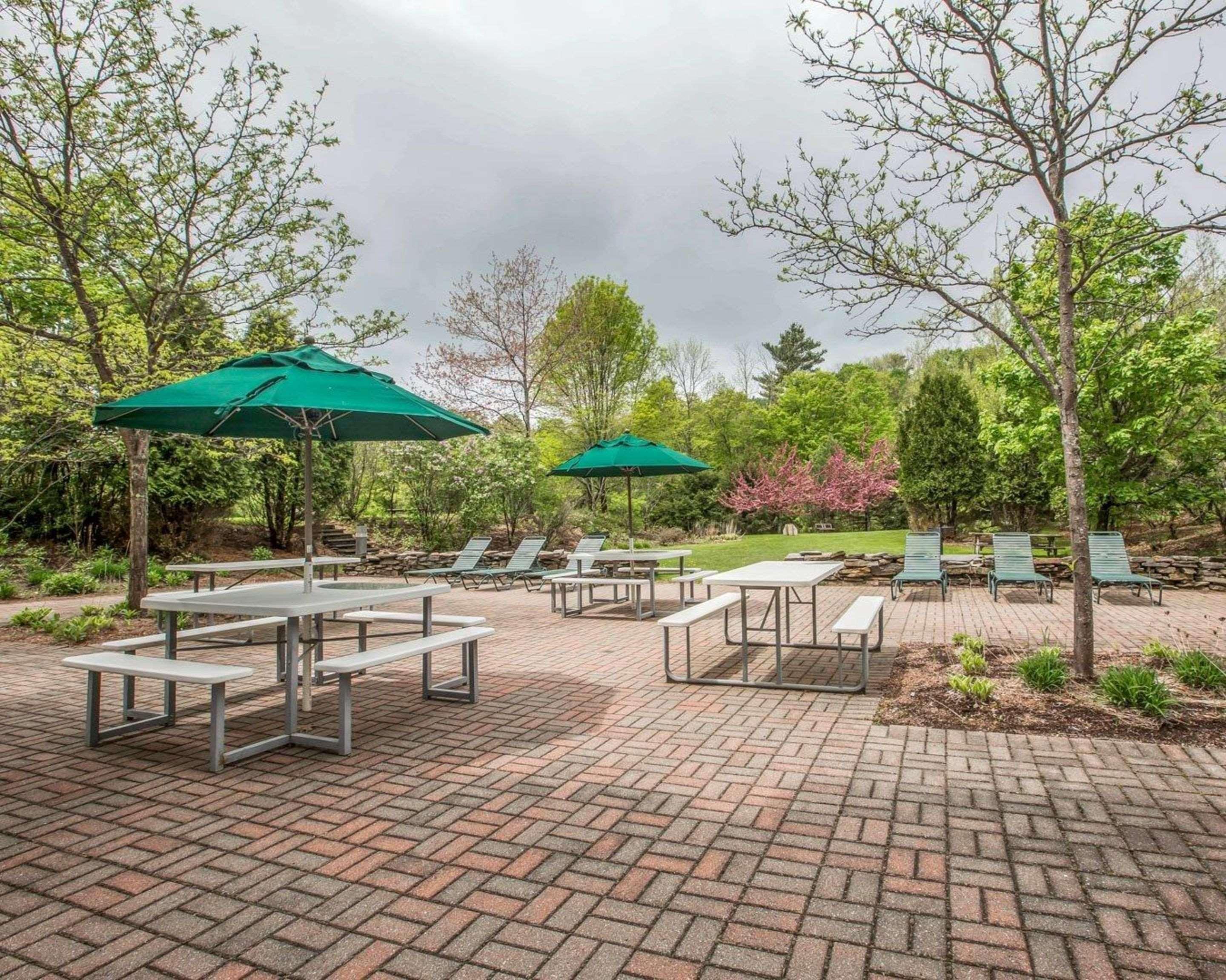 Comfort Inn & Suites Near Burke Mountain Saint Johnsbury Ngoại thất bức ảnh
